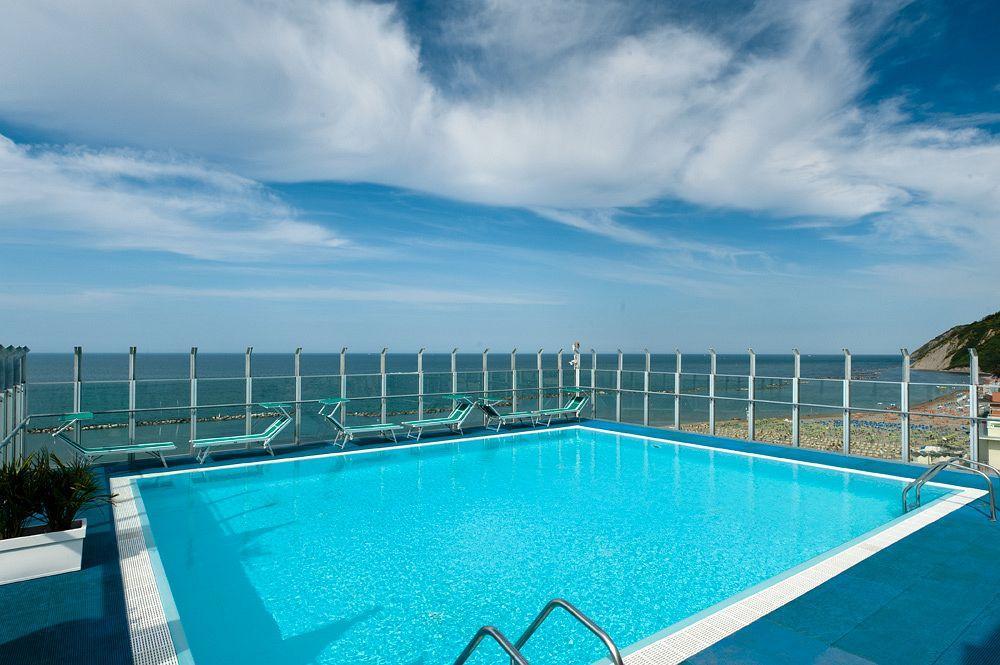 Hotel Napoleon Cattolica Exterior photo