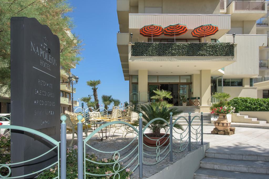 Hotel Napoleon Cattolica Exterior photo